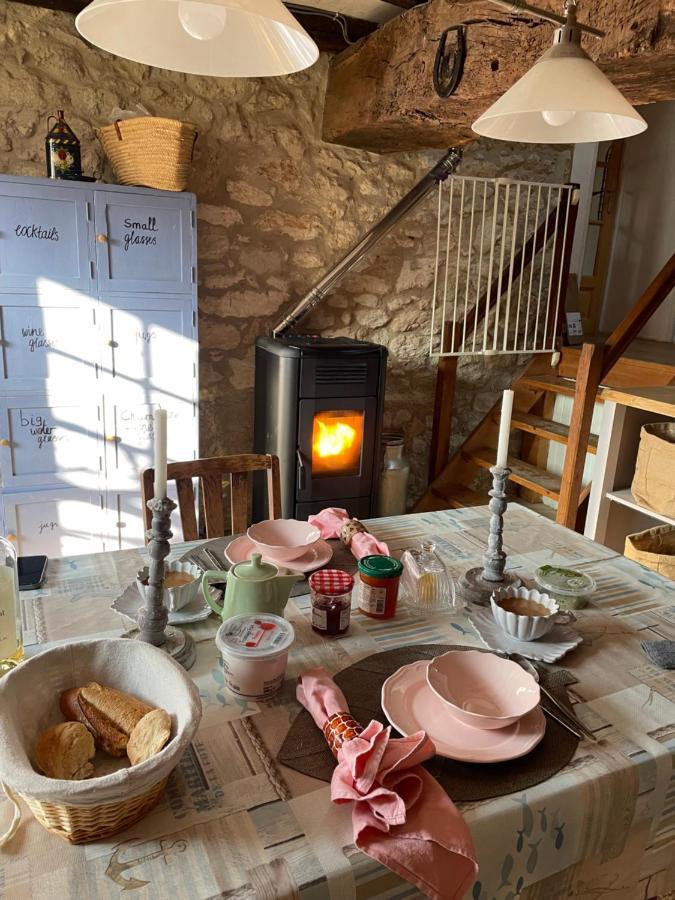 Les Galineaux Villa La Roquille Luaran gambar