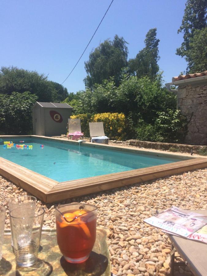 Les Galineaux Villa La Roquille Luaran gambar