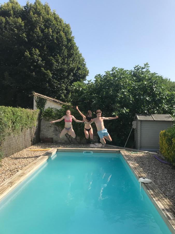 Les Galineaux Villa La Roquille Luaran gambar