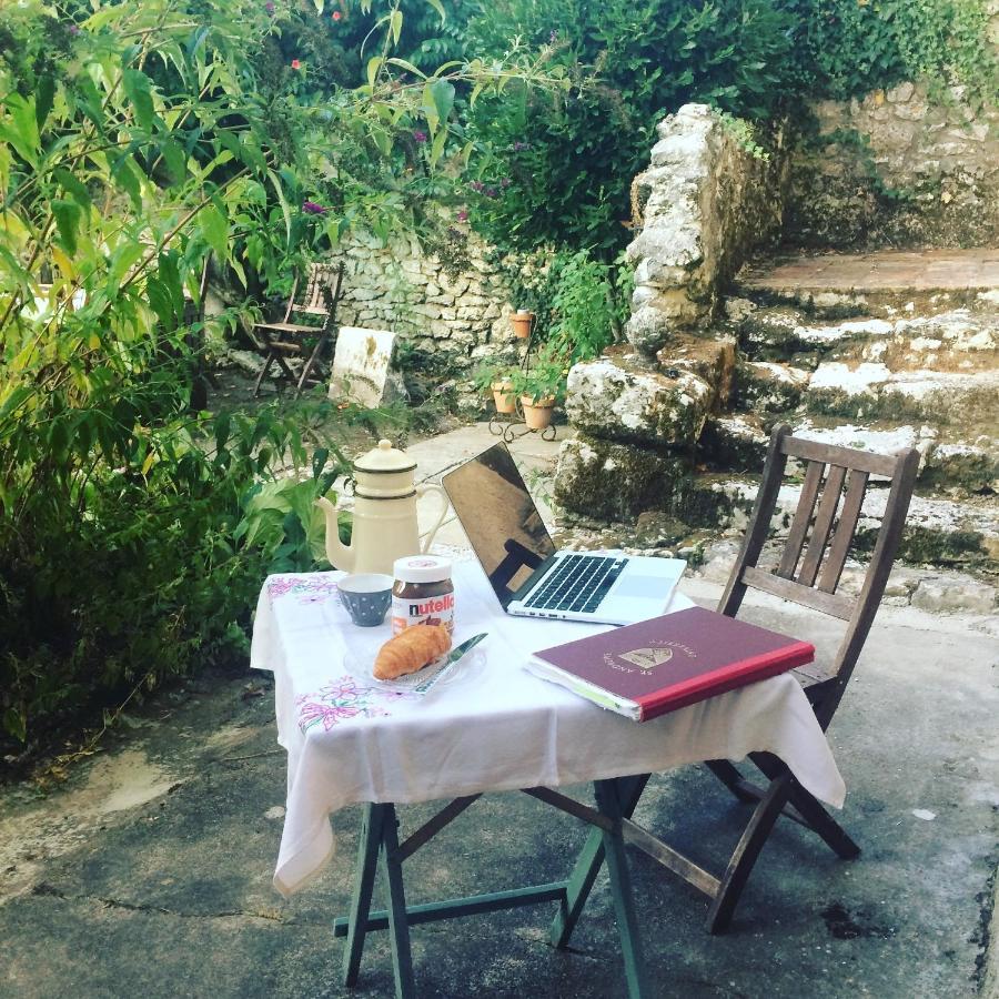 Les Galineaux Villa La Roquille Luaran gambar