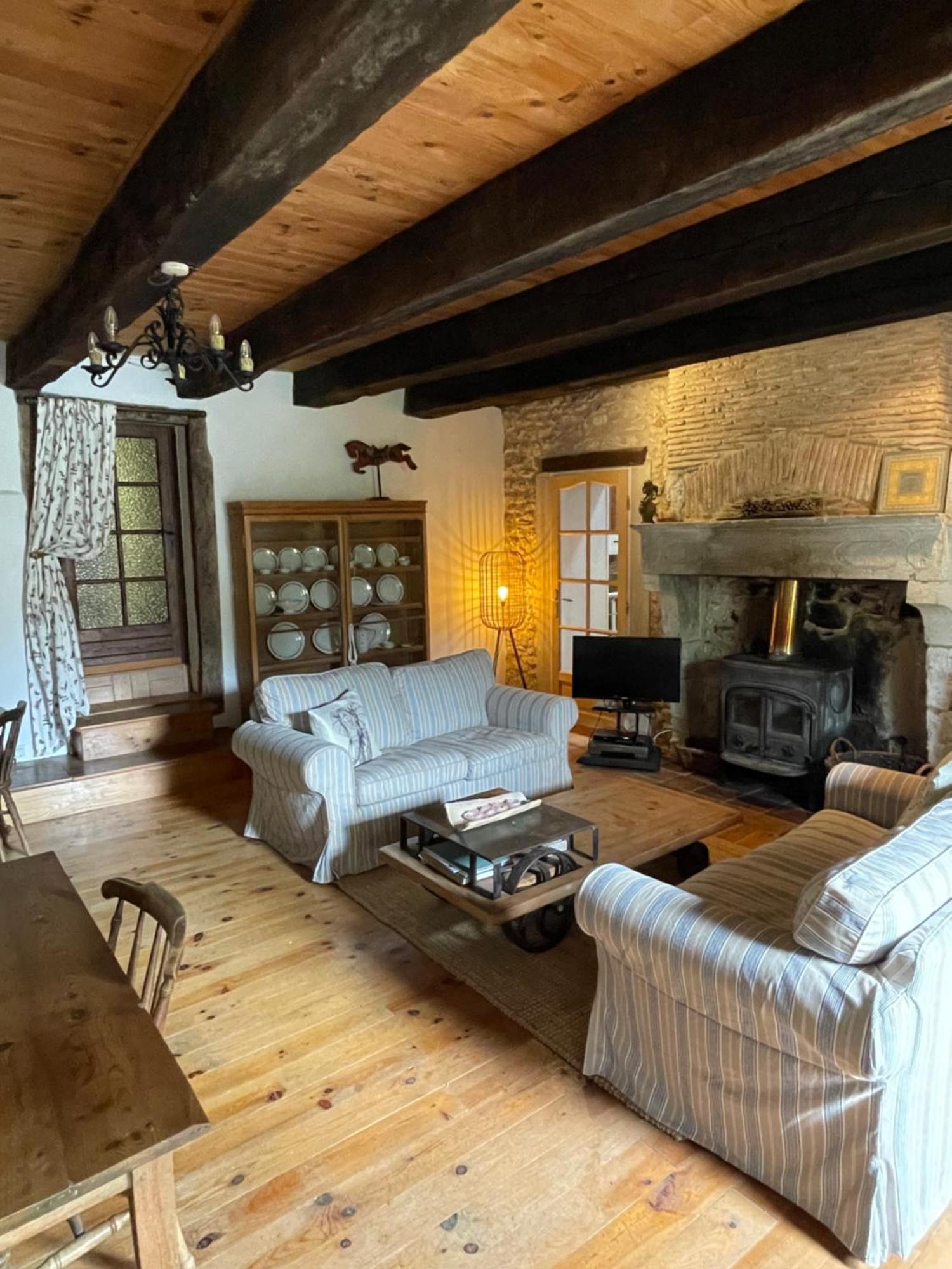 Les Galineaux Villa La Roquille Luaran gambar